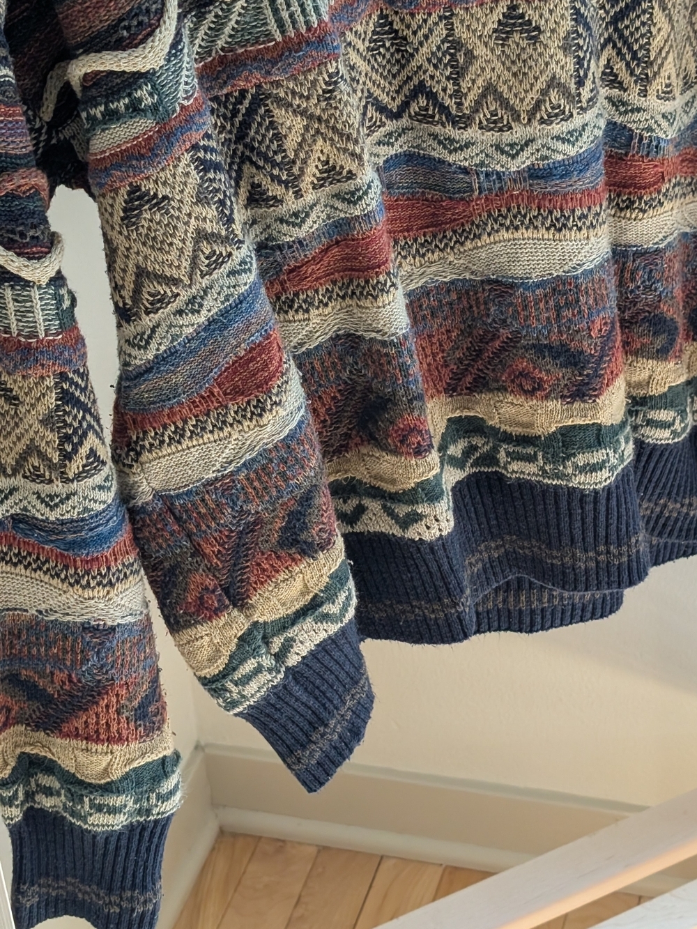 Vintage Coogi Style Abstract Textured Chunky Crewneck Sweater In Terracotta/Navy - Picture 5 of 8